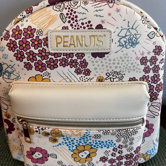 Peanuts Snoopy Cottage Floral Spring All Over PrintMini Backpack NWT By Bioworld - Picture 6 of 9
